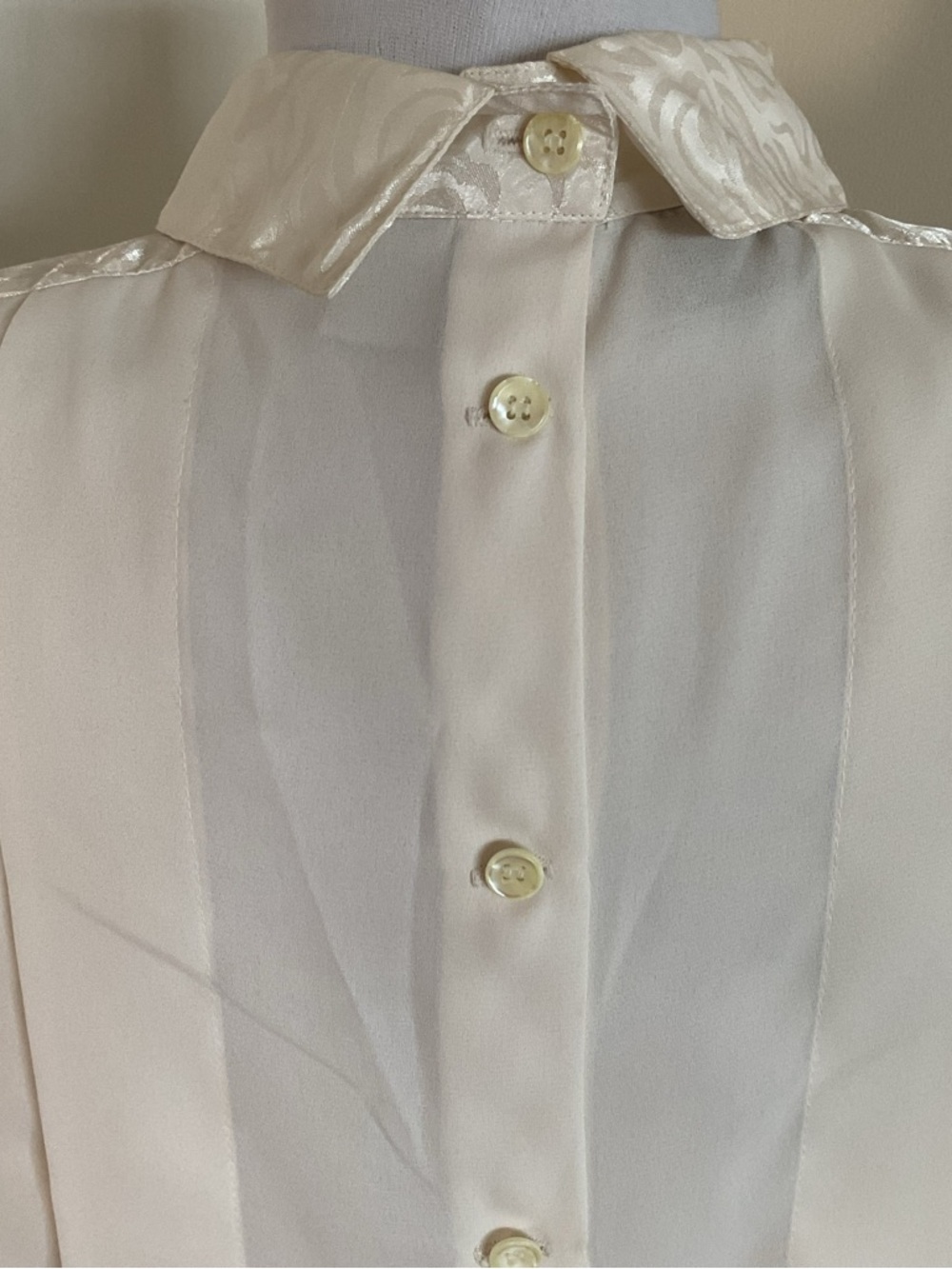 Vintage Nilani Ivory Pleated Blouse 8 Embroidered Yoke 80s Office Chic - Picture 8 of 8